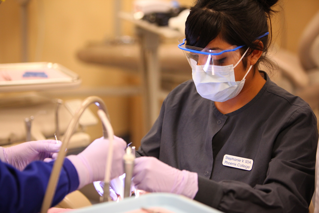 dental-hygenist1